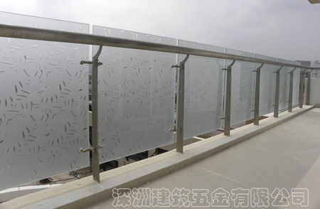 不銹鋼欄桿立柱安裝效果圖 不銹鋼欄桿立柱安裝效果圖