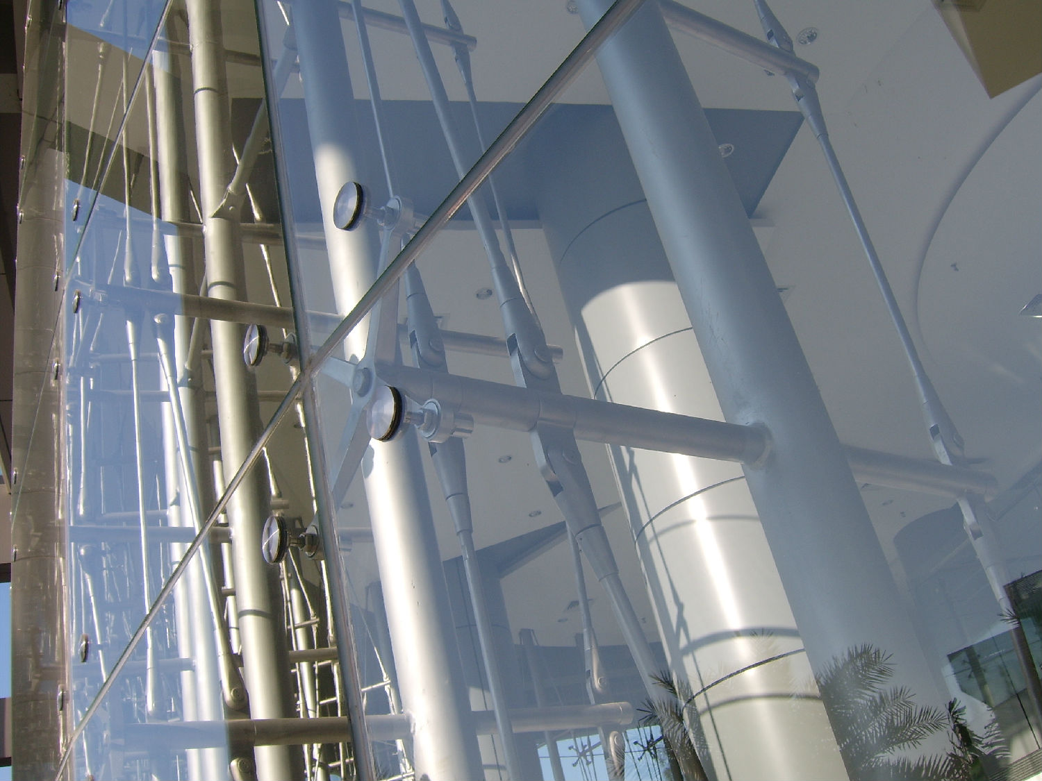 浮頭式駁接頭FT01在飛亞達大廈的工程案例圖