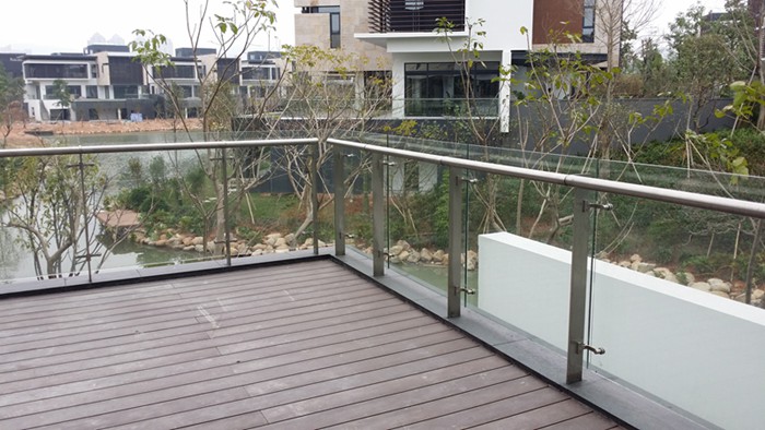 別墅不銹鋼立柱的工程案例