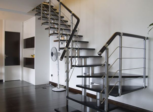 不銹鋼立柱樓梯扶手高度規(guī)范是多少 不銹鋼立柱樓梯扶手高度規(guī)范是多少