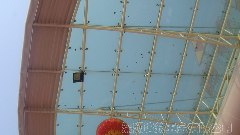 不銹鋼駁接爪的優(yōu)勢 不銹鋼駁接爪的優(yōu)勢