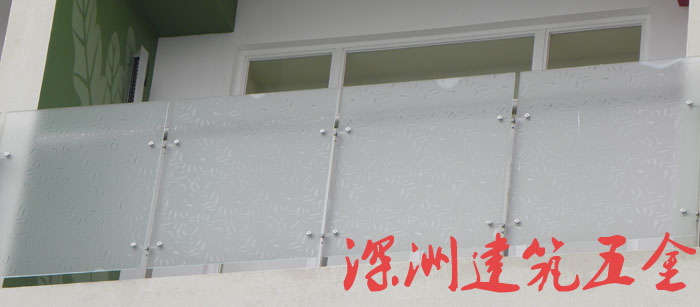 豪生酒店陽臺不銹鋼工程立柱安裝效果圖 豪生酒店陽臺不銹鋼工程立柱安裝效果圖