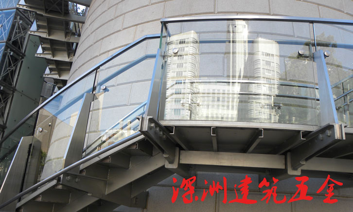 香港海港城護欄左側不銹鋼工程立柱 香港海港城護欄左側不銹鋼工程立柱