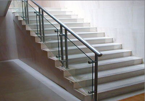 寫字樓不銹鋼樓梯立柱安裝效果圖