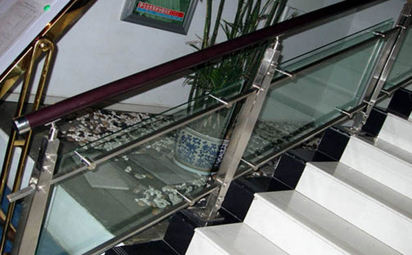 不銹鋼樓梯扶手立柱 不銹鋼樓梯扶手立柱