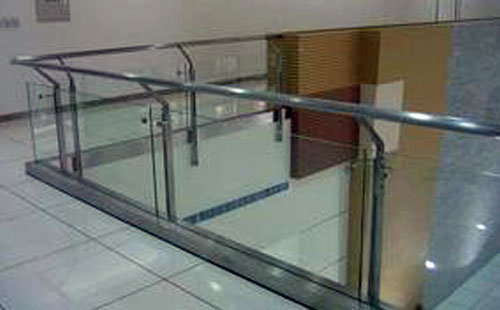 組合式不銹鋼護(hù)欄扶手安裝效果圖