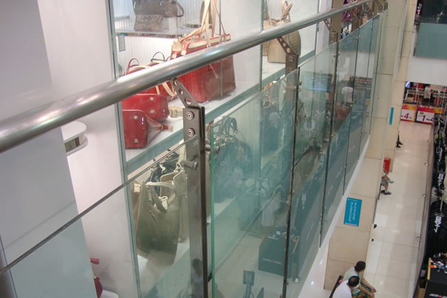 不銹鋼護(hù)欄立柱 不銹鋼護(hù)欄立柱